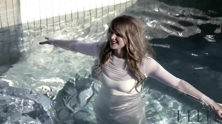 Behind_the_Scenes_Elle_Photoshoot_28December_201229__2857729.jpg