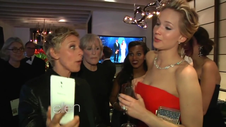 Behind_the_Scenes_at_the_Oscars_2812329.jpg