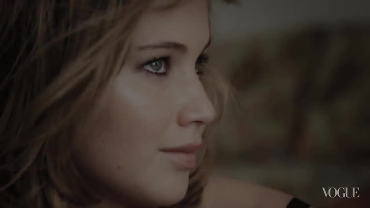 Behind_the_Scenes_with_Jennifer_Lawrence_on_Her_Cover_Shoot_-_Vogue_Diaries_060.jpg