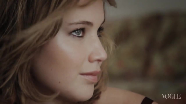 Behind_the_Scenes_with_Jennifer_Lawrence_on_Her_Cover_Shoot_-_Vogue_Diaries_062.jpg
