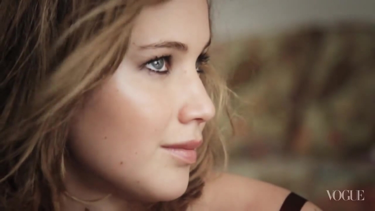 Behind_the_Scenes_with_Jennifer_Lawrence_on_Her_Cover_Shoot_-_Vogue_Diaries_064.jpg
