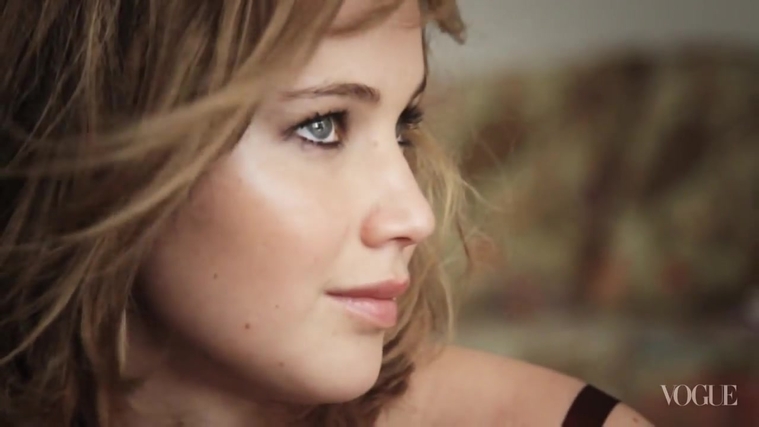 Behind_the_Scenes_with_Jennifer_Lawrence_on_Her_Cover_Shoot_-_Vogue_Diaries_065.jpg