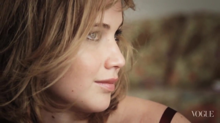 Behind_the_Scenes_with_Jennifer_Lawrence_on_Her_Cover_Shoot_-_Vogue_Diaries_068.jpg