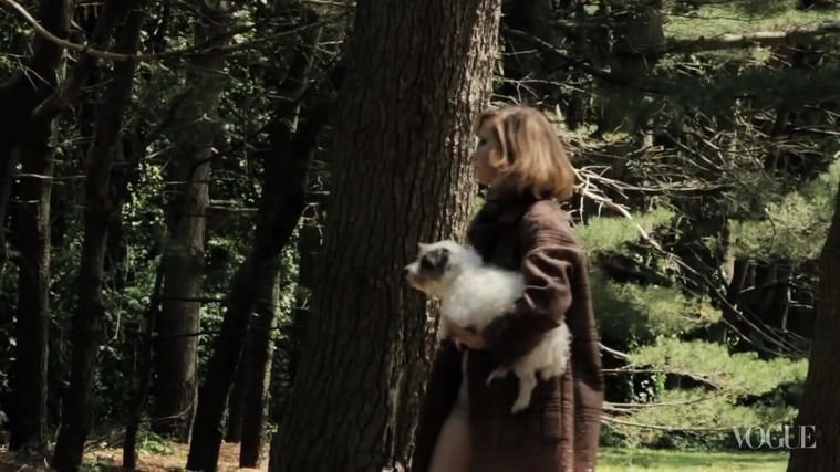 Behind_the_Scenes_with_Jennifer_Lawrence_on_Her_Cover_Shoot_-_Vogue_Diaries_097.jpg