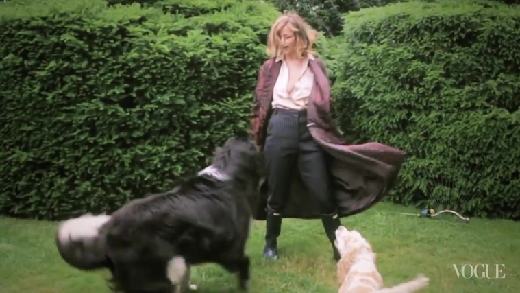 Behind_the_Scenes_with_Jennifer_Lawrence_on_Her_Cover_Shoot_-_Vogue_Diaries_126.jpg