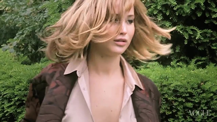 Behind_the_Scenes_with_Jennifer_Lawrence_on_Her_Cover_Shoot_-_Vogue_Diaries_135.jpg