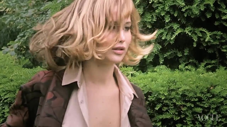Behind_the_Scenes_with_Jennifer_Lawrence_on_Her_Cover_Shoot_-_Vogue_Diaries_136.jpg