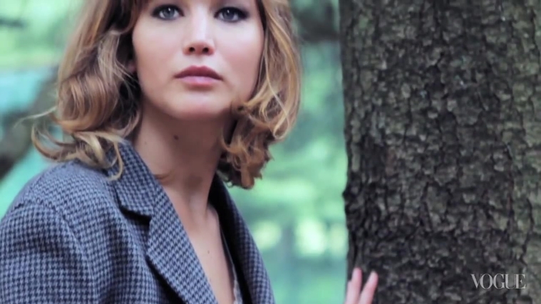 Behind_the_Scenes_with_Jennifer_Lawrence_on_Her_Cover_Shoot_-_Vogue_Diaries_155.jpg