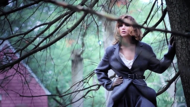 Behind_the_Scenes_with_Jennifer_Lawrence_on_Her_Cover_Shoot_-_Vogue_Diaries_159.jpg