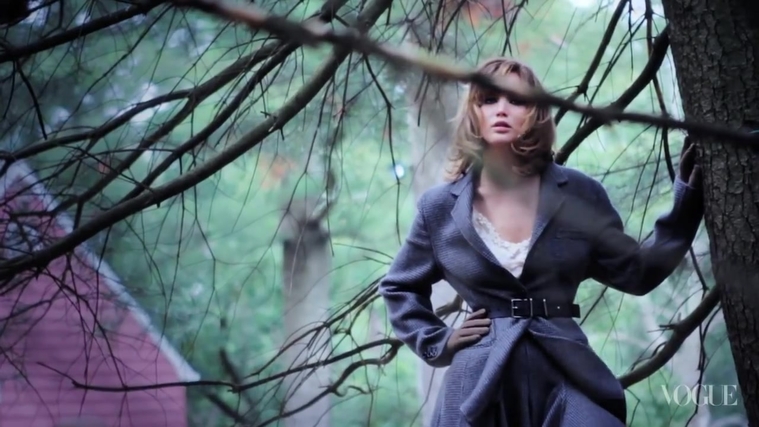 Behind_the_Scenes_with_Jennifer_Lawrence_on_Her_Cover_Shoot_-_Vogue_Diaries_161.jpg