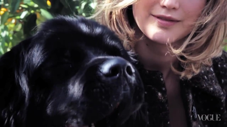Behind_the_Scenes_with_Jennifer_Lawrence_on_Her_Cover_Shoot_-_Vogue_Diaries_183.jpg