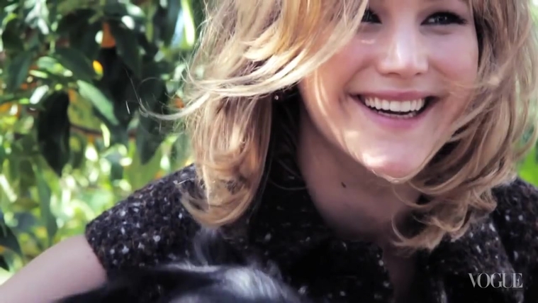 Behind_the_Scenes_with_Jennifer_Lawrence_on_Her_Cover_Shoot_-_Vogue_Diaries_191.jpg
