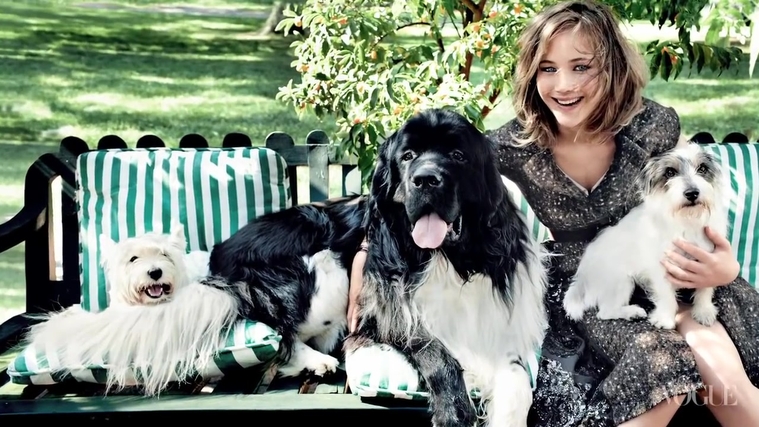 Behind_the_Scenes_with_Jennifer_Lawrence_on_Her_Cover_Shoot_-_Vogue_Diaries_203.jpg