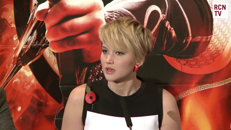Catching_Fire_Press_Conference_281229.jpg