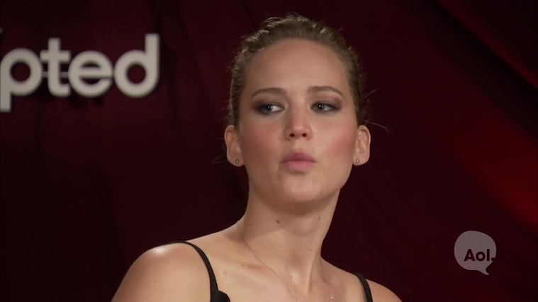 Catching_Fire_Unscripted_Interview_Moviefone__2828129~0.jpg