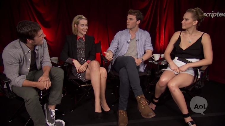 Catching_Fire_Unscripted_Interview_Moviefone__288829.jpg