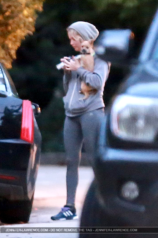 December_12_-_Arriving_at_Gabe_Polsky_s_home_in_Beverly_Hills_282029.jpg