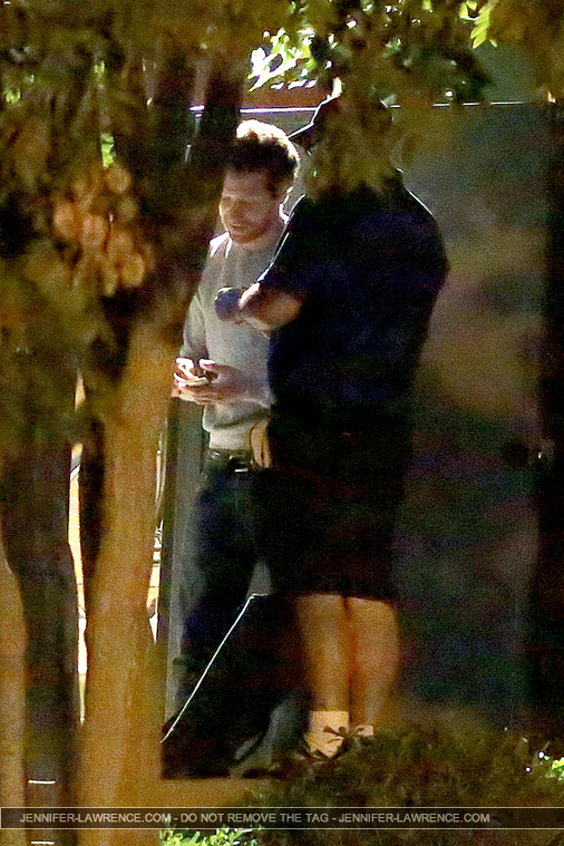December_12_-_Arriving_at_Gabe_Polsky_s_home_in_Beverly_Hills_282529.jpg