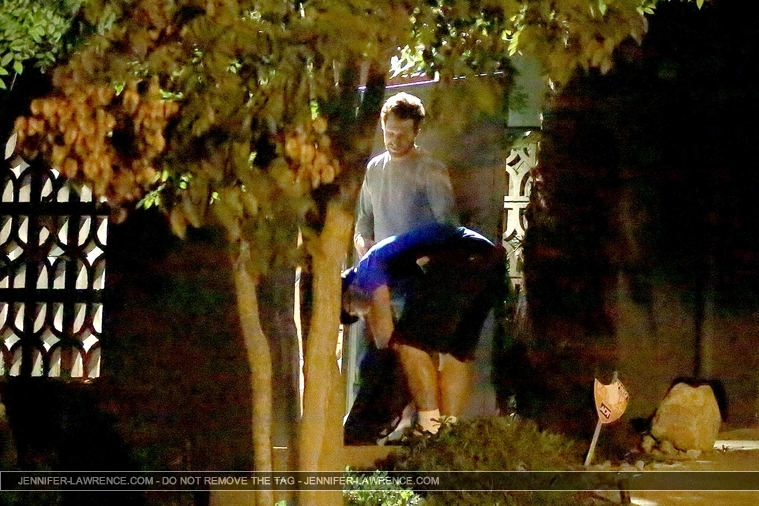 December_12_-_Arriving_at_Gabe_Polsky_s_home_in_Beverly_Hills_282629.jpg