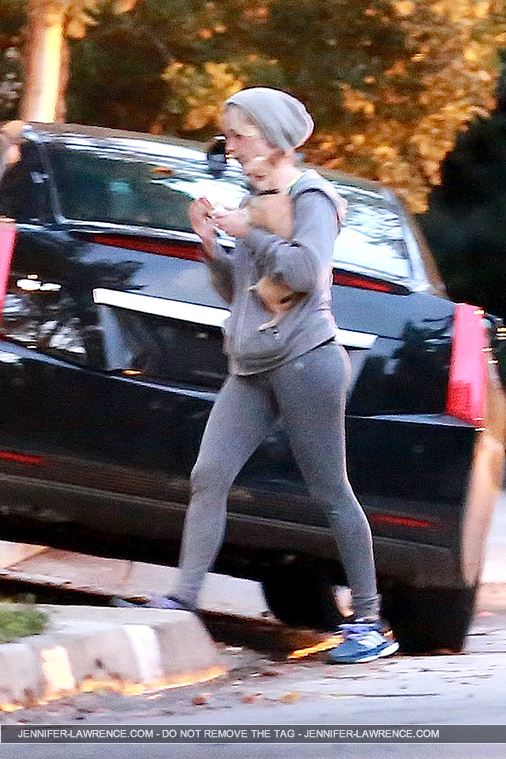 December_12_-_Arriving_at_Gabe_Polsky_s_home_in_Beverly_Hills_283029.jpg