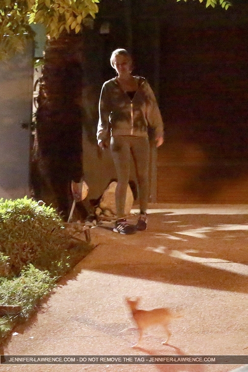 December_12_-_Arriving_at_Gabe_Polsky_s_home_in_Beverly_Hills_283229.jpg