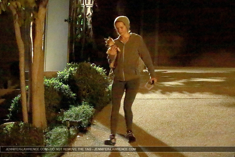 December_12_-_Arriving_at_Gabe_Polsky_s_home_in_Beverly_Hills_283329.jpg
