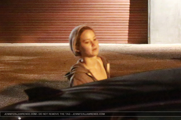 December_12_-_Arriving_at_Gabe_Polsky_s_home_in_Beverly_Hills_284529.jpg