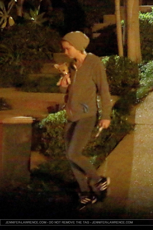 December_12_-_Arriving_at_Gabe_Polsky_s_home_in_Beverly_Hills_285429.jpg
