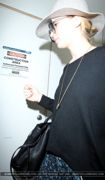 December_14_-_Departing_LAX_Airport_in_Los_Angeles_281129.jpg