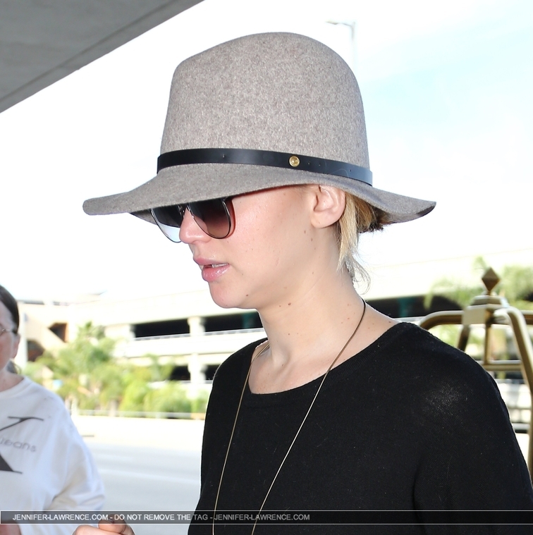 December_14_-_Departing_LAX_Airport_in_Los_Angeles_28229.jpg
