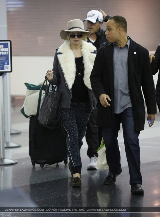 December_14_-_Departing_LAX_Airport_in_Los_Angeles_283129.jpg