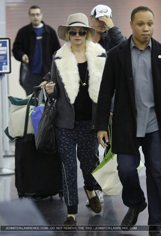 December_14_-_Departing_LAX_Airport_in_Los_Angeles_283229.jpg