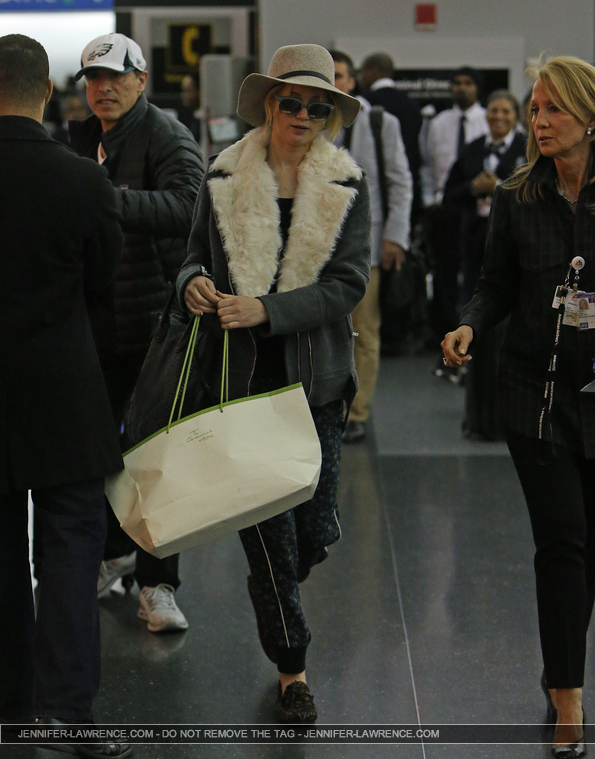 December_14_-_Departing_LAX_Airport_in_Los_Angeles_284929.jpg