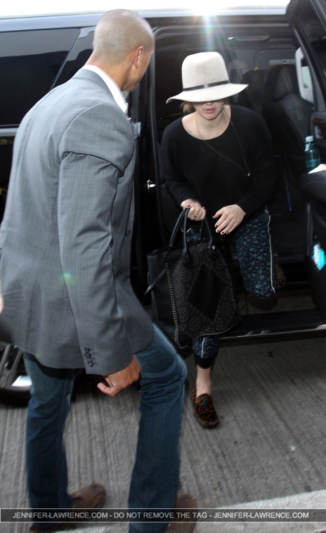 December_14_-_Departing_LAX_Airport_in_Los_Angeles_287329.jpg