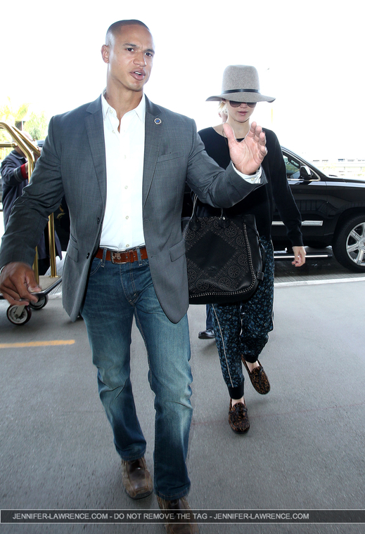 December_14_-_Departing_LAX_Airport_in_Los_Angeles_287729.jpg