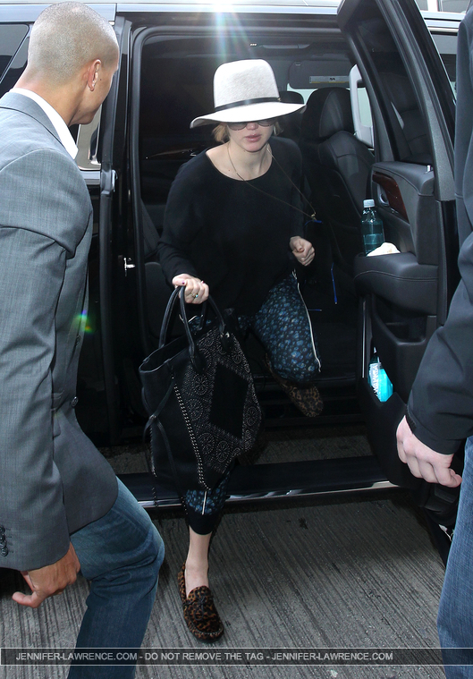 December_14_-_Departing_LAX_Airport_in_Los_Angeles_288429.jpg