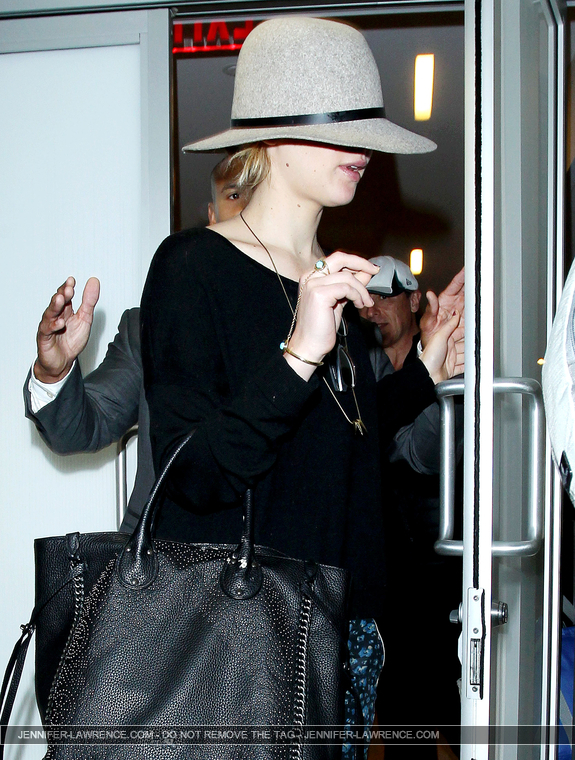 December_14_-_Departing_LAX_Airport_in_Los_Angeles_288829.jpg