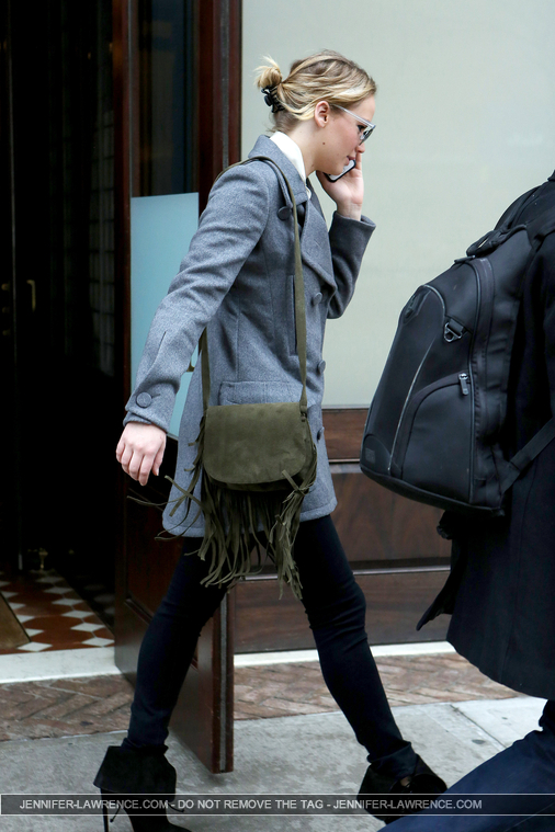 December_16_-_Leaving_her_hotel_in_New_York_282029.jpg