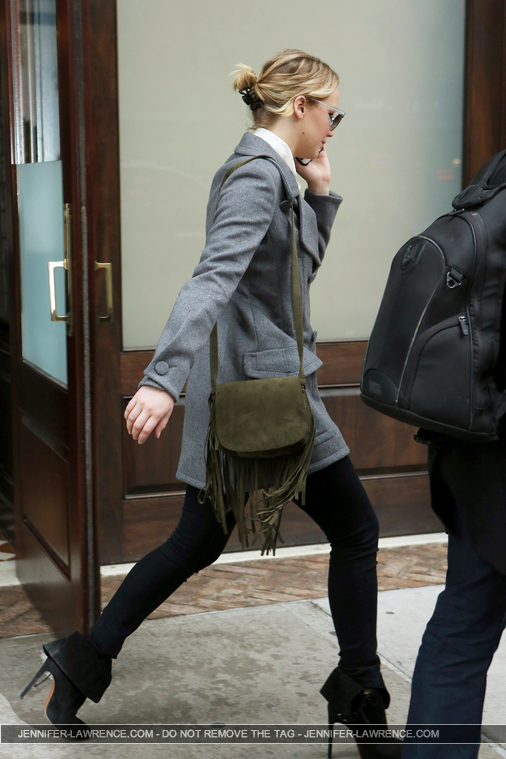 December_16_-_Leaving_her_hotel_in_New_York_282129.jpg