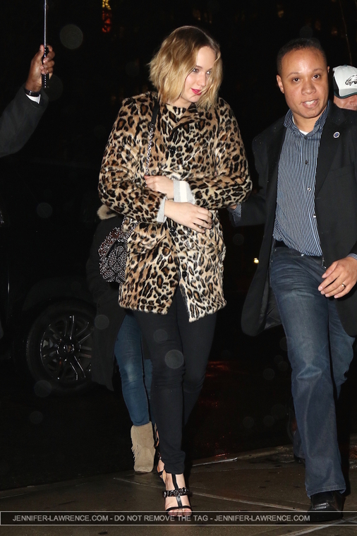 December_16_-_Returning_to_her_Tribeca_hotel_after_watching__The_Elephant_Man__on_Broadway_in_New_York_282229.jpg