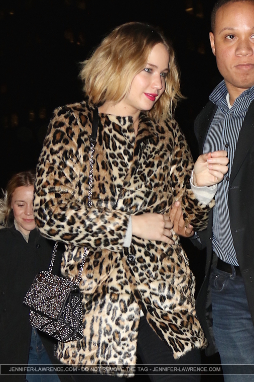 December_16_-_Returning_to_her_Tribeca_hotel_after_watching__The_Elephant_Man__on_Broadway_in_New_York_282529.jpg