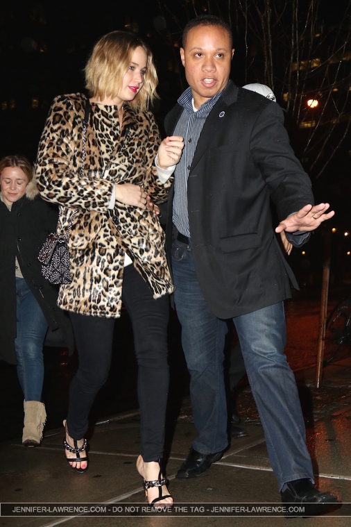 December_16_-_Returning_to_her_Tribeca_hotel_after_watching__The_Elephant_Man__on_Broadway_in_New_York_282729.jpg