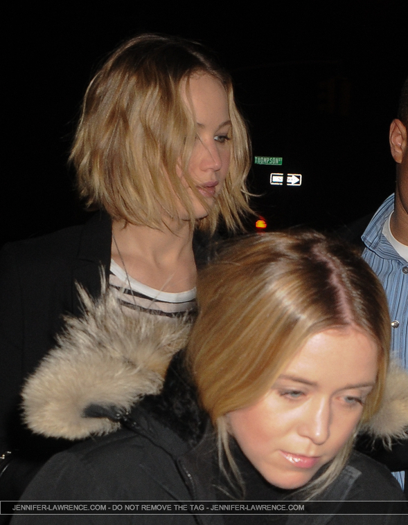 December_17_-_Arriving_with_her_friend_to_dinner_at_Mulino_in_the_West_Village2C_New_York_28129.jpg