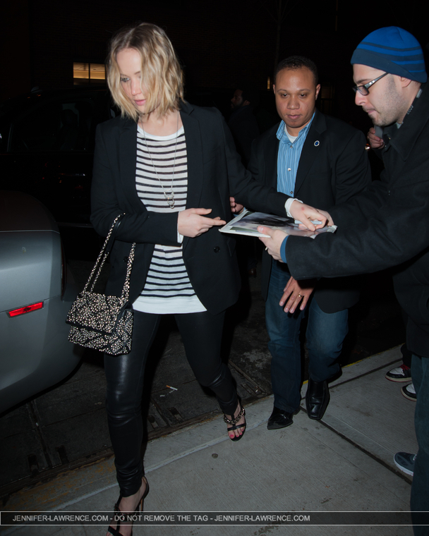 December_17_-_Arriving_with_her_friend_to_dinner_at_Mulino_in_the_West_Village2C_New_York_282729.jpg