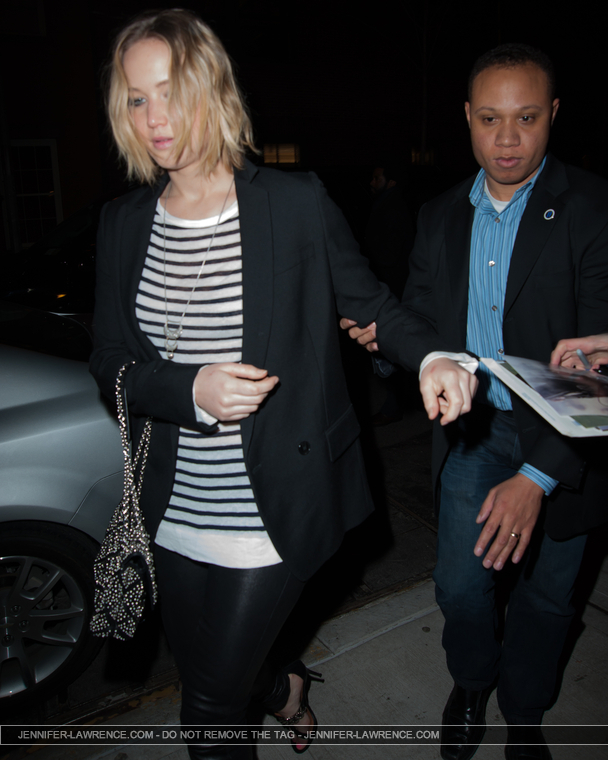 December_17_-_Arriving_with_her_friend_to_dinner_at_Mulino_in_the_West_Village2C_New_York_283029.jpg