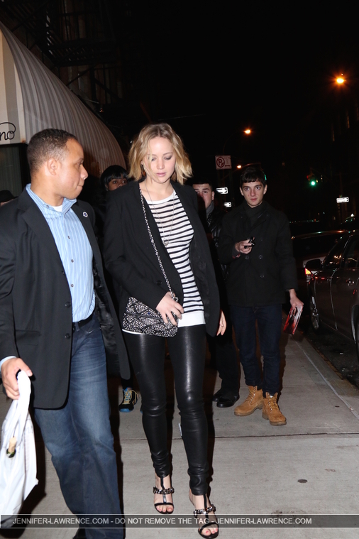 December_17_-_Arriving_with_her_friend_to_dinner_at_Mulino_in_the_West_Village2C_New_York_283429.jpg