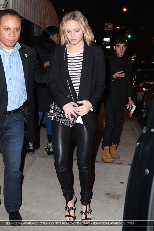 December_17_-_Arriving_with_her_friend_to_dinner_at_Mulino_in_the_West_Village2C_New_York_283629.jpg