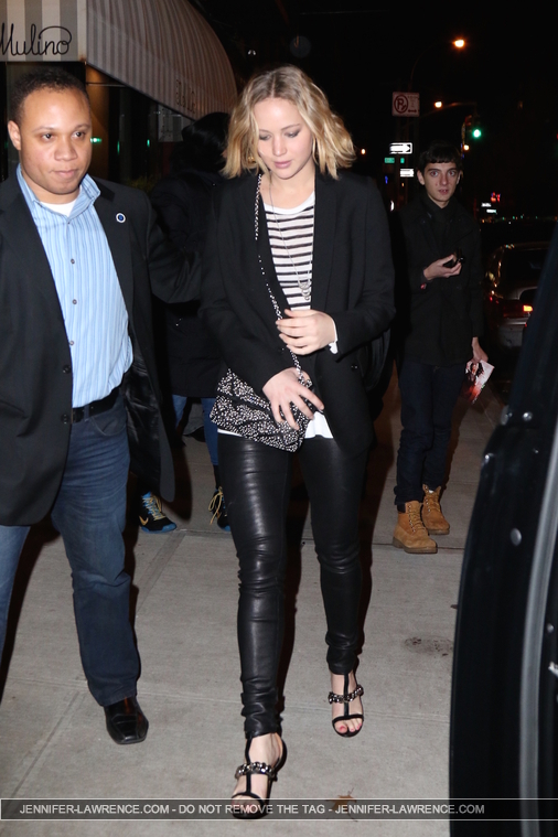 December_17_-_Arriving_with_her_friend_to_dinner_at_Mulino_in_the_West_Village2C_New_York_283729.jpg