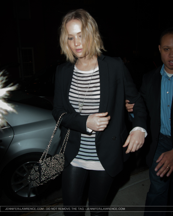 December_17_-_Arriving_with_her_friend_to_dinner_at_Mulino_in_the_West_Village2C_New_York_28629.jpg