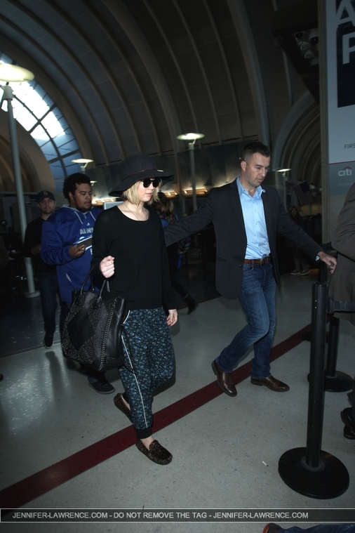 December_18_-_Leaving_LAX_Airport_2820629~0.jpg
